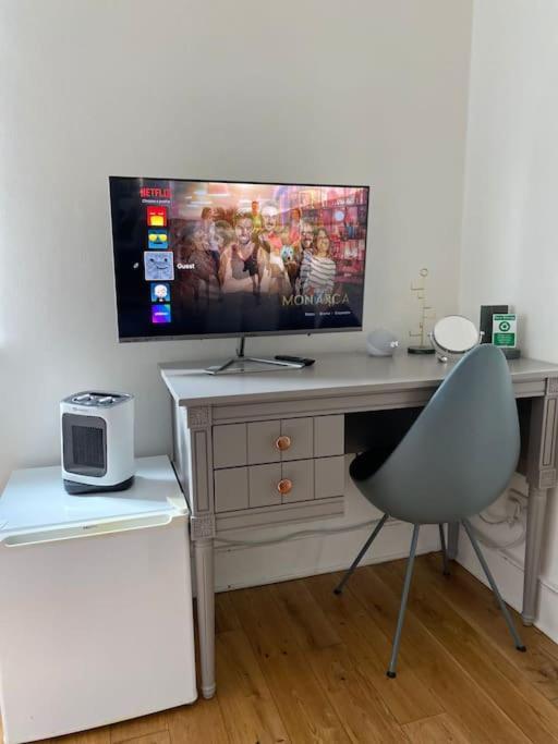 2 Bedroom Flat In Camberwell Green - Central Location With Excellent Connections To Tourist Attractions And Main London Airports ภายนอก รูปภาพ