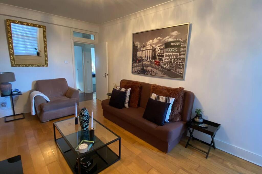 2 Bedroom Flat In Camberwell Green - Central Location With Excellent Connections To Tourist Attractions And Main London Airports ภายนอก รูปภาพ