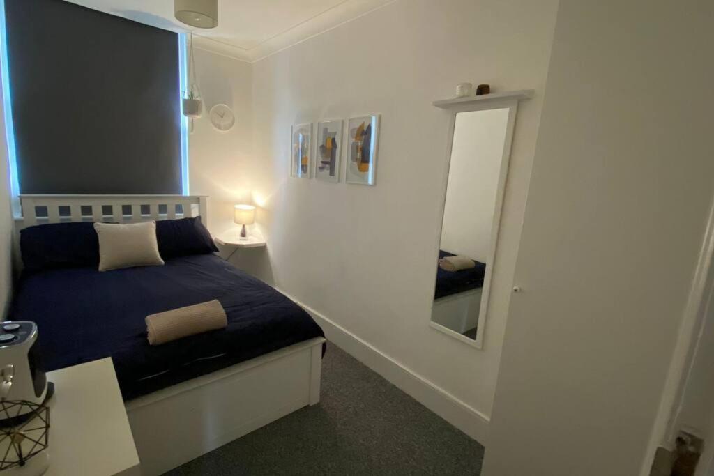 2 Bedroom Flat In Camberwell Green - Central Location With Excellent Connections To Tourist Attractions And Main London Airports ภายนอก รูปภาพ